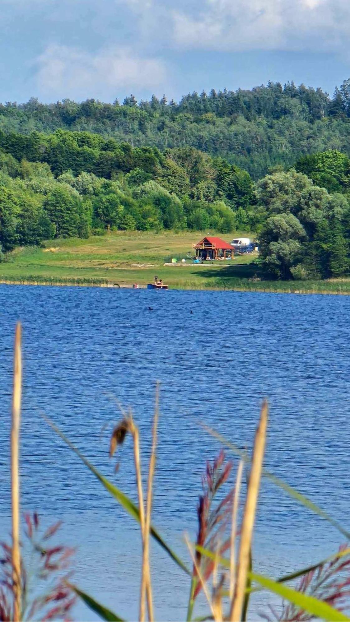 Caloroczne Domki Nad Jeziorem Luterskim Piszewo Exterior photo